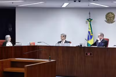 O STF consolida o voto pela condenação de Jair Bolsonaro em caso de organização criminosa