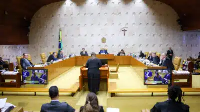 STF anula lei da Bahia que limitava punições a políticos