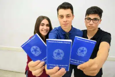 Jovem Aprendiz: Oportunidades, Benefícios e Como Começar a Trabalhar Jovem Aprendiz: Oportunidades, Benefícios e Como Começar a Trabalhar