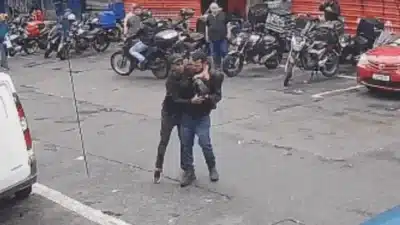 Homem é baleado na cabeça em SP; 8 criminosos atacam em SP