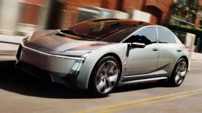 Toyota Corolla 2023: Imagens Surpreendem com Design Futurista em Tóquio Toyota Corolla 2023: Imagens Surpreendem com Design Futurista em Tóquio