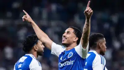 Cruzeiro empata com Fortaleza e segue na disputa pelo título