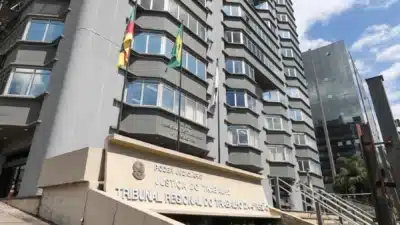 Homem simula acidente e é condenado por soco em porta no RS