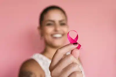 Empresas intensificam ações no Outubro Rosa: 8 exemplos de iniciativas