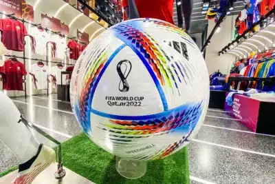 Adidas aprimora tecnologia e design das bolas da Copa do Mundo em 50 anos