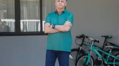 Bolsonaro autoriza lista de convidados para festa de 15 anos em Brasília