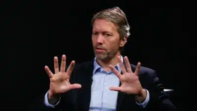 Jerome Cadier admite erro na Latam sobre bagagem de mão; caso atinge Congresso