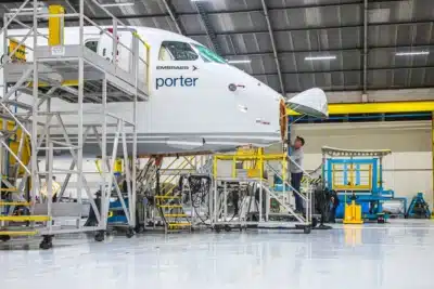 Embraer vende US$ 1,8 bilhão em jatos para TrueNoord, ações sobem Embraer vende US$ 1,8 bilhão em jatos para TrueNoord, ações sobem