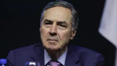 Barroso viaja para retiro espiritual no exterior