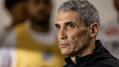 Santos enfrenta desafio na sequência do Brasileirão após derrota para o Vitória