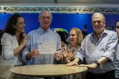 Ciro Gomes retorna ao PSDB e fala em ‘libertação’ do Ceará