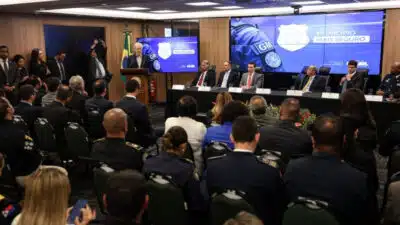 Lula lança programa de R$ 170 mi para guardas municipais