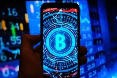 Bitcoin: Quem define o futuro da criptomoeda descentralizada?