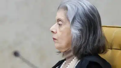 Cármen Lúcia critica argumento e afirma que TSE não avaliou voto impresso Cármen Lúcia critica argumento e afirma que TSE não avaliou voto impresso