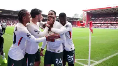 Chelsea vence Nottingham Forest e demite Postecoglou