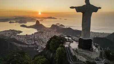 Rio de Janeiro lidera ranking global de destinos para Réveillon 2025