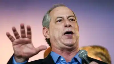 Ciro Gomes se junta ao PSDB e mira em Ceará em 2026