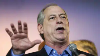 Ciro Gomes retorna ao PSDB e desafia PT no Ceará em 2026