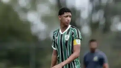 Flamengo fecha com zagueiro promissor do América com passaporte na Seleção