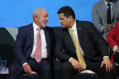 Lula indica Messias para o STF; Alcolumbre tem mudança de plano