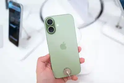 Apple aciona alta de 4% com venda recorde do iPhone 17 nos EUA e China
