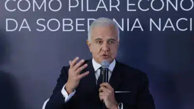 Deputado Julio Lopes critica Felca, influenciador sem destaque