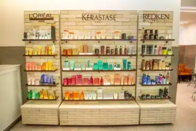 Kering e L’Oréal negociam venda da divisão de beleza por US$ 4,7 bilhões