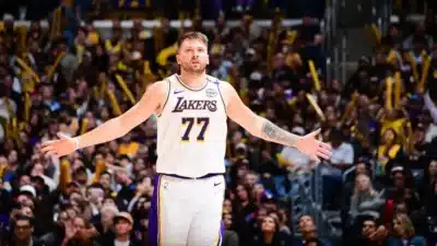 Dončić assume liderança nos Lakers e busca o prêmio MVP