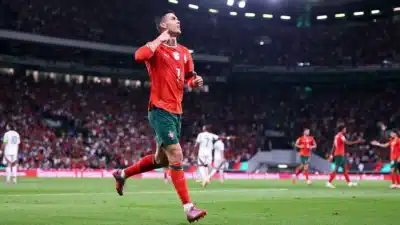 Cristiano Ronaldo se aproxima de 1000 gols com atinge marca histórica contra a Hungria Cristiano Ronaldo se aproxima de 1000 gols com atinge marca histórica contra a Hungria