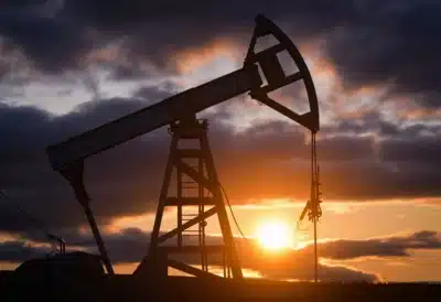 Trump acusa China e acordo de Gaza impulsionam queda histórica do petróleo