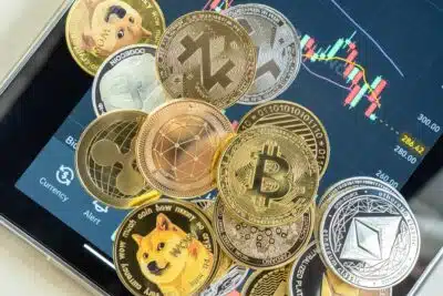 Economista revela sistema que rendeu R$ 2,8 milhões com cripto além do Bitcoin