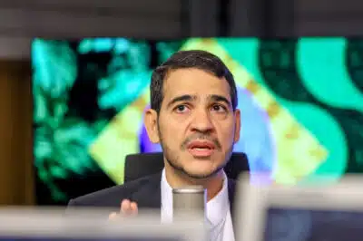 Jorge Messias busca apoio da bancada evangélica no Senado para aprovação no STF