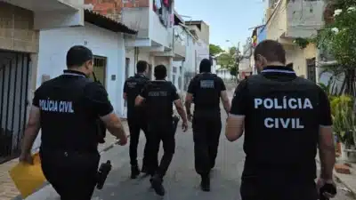 Polícia Civil do Ceará desarticula fábrica clandestina de cigarros em Tianguá