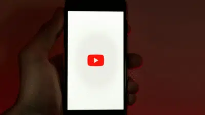 YouTube e Facebook lideram uso de redes sociais entre adultos americanos