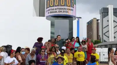 Ministro Sabino lança “turistômetros” com 8 milhões de turistas em 2025