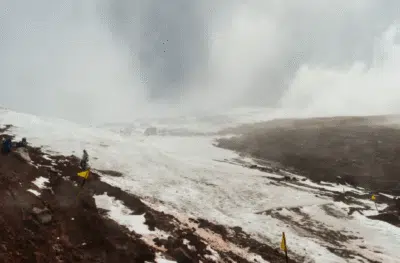 Avalanche Fatal no Nepal Mata Alpinistas em Acampamento Base