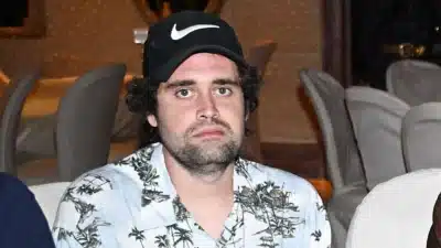 Nick Reiner preso: suspeito de matar pais sob vigilância constante em Los Angeles