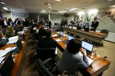 Senador Calheiros lidera análise da Política Nacional de Minerais Críticos no Senado