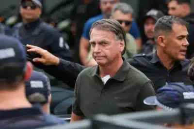Bolsonaro passa por bloqueio do nervo frênico após crises de soluço