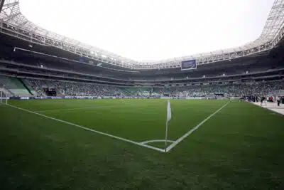 Clubes brasileiros defendem gramados sintéticos e criticam CBF na polêmica