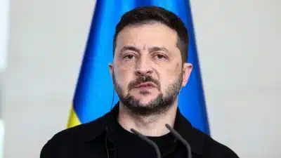 Zelensky Negocia com Líderes Europeus e Canadá em Busca de Mais Apoio Militar