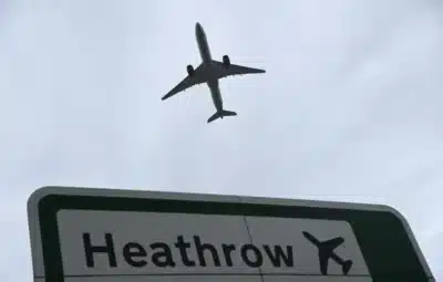 Aeroporto de Heathrow em crise: Incidente causa atrasos e cancelamentos de voos