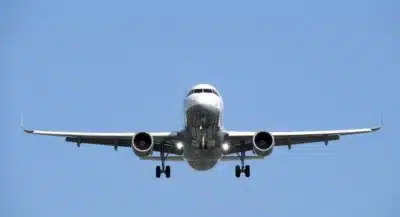 Tarifas aéreas domésticas caem 11% em 2025: Análise do governo e Petrobras