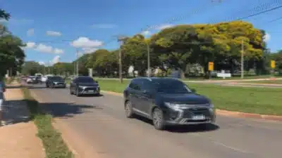 Bolsonaro Internado para Cirurgia: Laudo Médico e Acompanhamento Policial