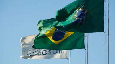 Cúpula do Mercosul em Foz do Iguaçu: Lula e Milei se encontram em evento