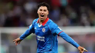 Jorge Sánchez marca gol espetacular de voleio na Intercontinental!