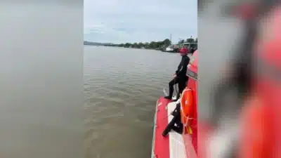 Corpo de Bombeiros busca homem após acidente com jet-ski no rio Jacuí