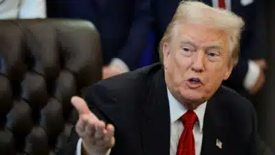 Trump Lamenta Ataques em Providence e Bondi, Austrália na Casa Branca