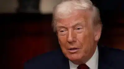 Guarda Costeira apreende navio petroleiro venezuelano; preços do petróleo sobem