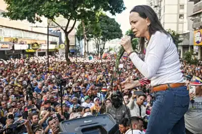 María Corina Machado desfila ausente do Prêmio Nobel da Paz em Oslo